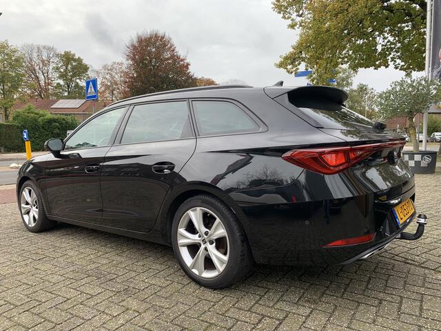 Seat LEON Sportstourer 1.5 eTSi FR Intense Aut., Pano | Technology & Stoelen pack