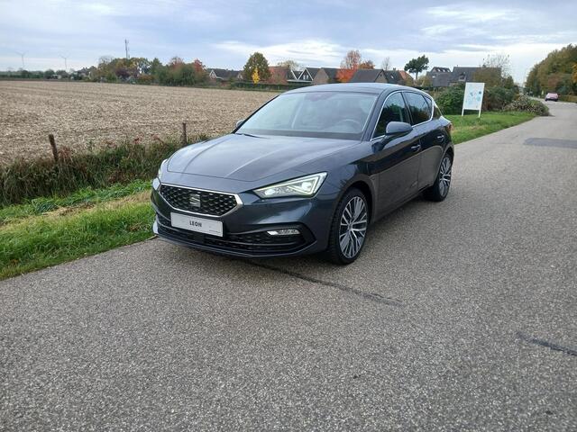 Seat LEON 1.4 TSI eHybrid PHEV Xperience Business Intense + Panoramadak + 18 inch + Camera + Trekhaak, etc. etc.