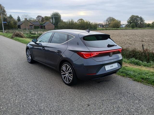 Seat LEON 1.4 TSI eHybrid PHEV Xperience Business Intense + Panoramadak + 18 inch + Camera + Trekhaak, etc. etc.
