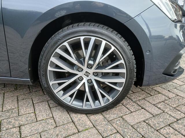 Seat LEON 1.4 TSI eHybrid PHEV Xperience Business Intense + Panoramadak + 18 inch + Camera + Trekhaak, etc. etc.