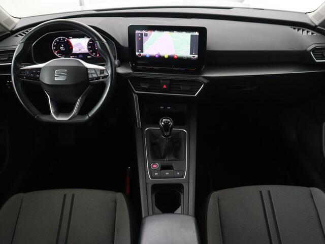 Seat LEON 1.0 TSI Style Business Intense | Trekhaak | Stoelverwarming | Carplay | Adaptive cruise | Stuurverwarming | Keyless | Camera | Navigatie | Full LED | Park Assist | Digital Cockpit