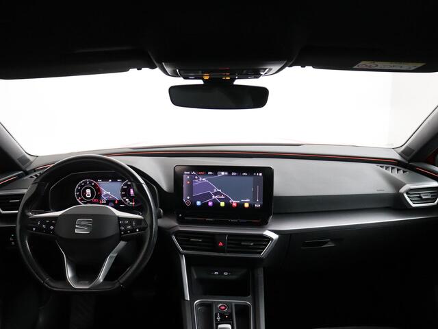 Seat LEON 1.5 eTSI FR Launch Edition | Trekhaak | Camera | Navigatie!