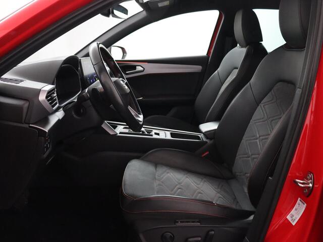 Seat LEON 1.5 eTSI FR Launch Edition | Trekhaak | Camera | Navigatie!