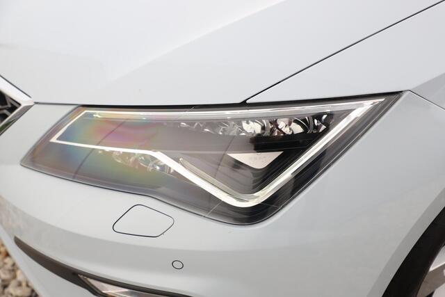 Seat LEON ST 1.0 TSI FR Ultimate Edition Virtual Cockpit Panoramadak 17 inch LMV Full LED Navigatie Achteruitrijcamera Carplay Beats Audio Navigatie Clima Cruise Stoelverwarming