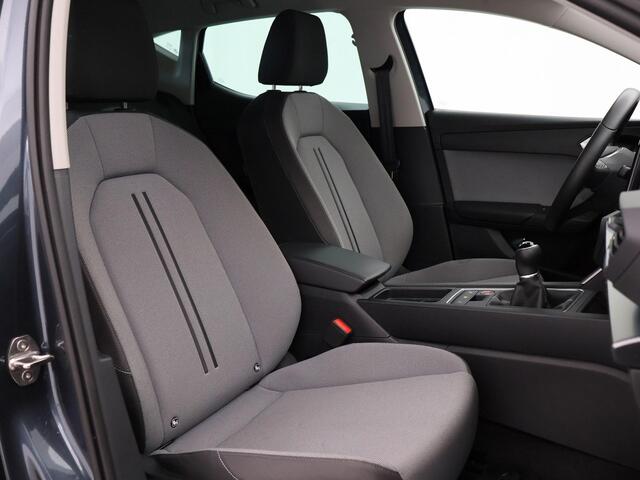 Seat LEON 1.0 TSI STYLE INTENSE + WEGKL. TREKHAAK | VIRTUAL COCKPIT | CAMERA | STOELVERW. | NAVIGATIE | CARPLAY