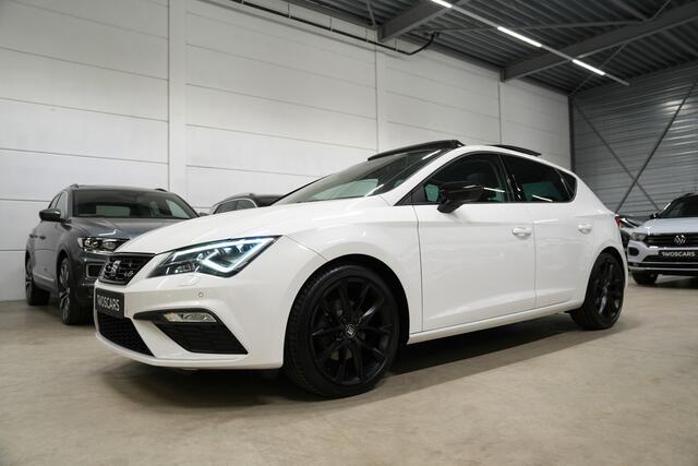 Seat LEON 1.5 TSI FR Black Matt DSG * Pano - Virtual - 18" - App - LED *