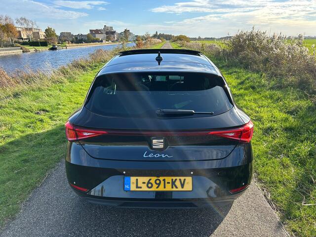 Seat LEON 1.0 TSI Style Launch Edition Panoramadak / Nieuw Model / Virtual cockpit
