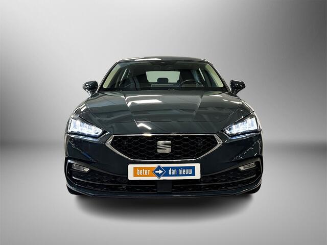 Seat LEON 1.5 115pk TSI Style Achteruitrijcamera | Parkeersensoren voor & achter | Adaptive cruise control