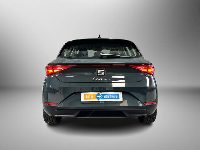 Seat LEON 1.5 115pk TSI Style Achteruitrijcamera | Parkeersensoren voor & achter | Adaptive cruise control