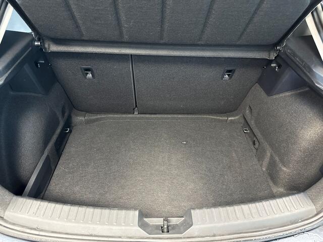 Seat LEON 1.5 115pk TSI Style Adaptive Cruise Control | Achteruitrijcamera | Parkeersensoren voor & achter