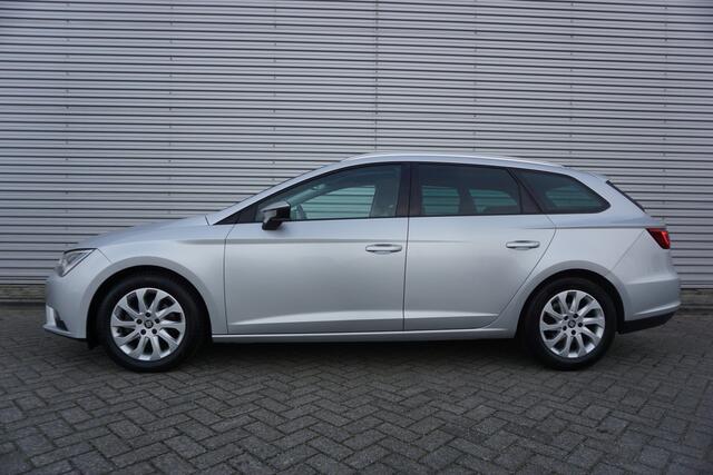 Seat LEON ST 1.0 EcoTSI Style Connect Climate / Navi / Cruise / Camera / Parkeersens. / Trekhaak / NAP