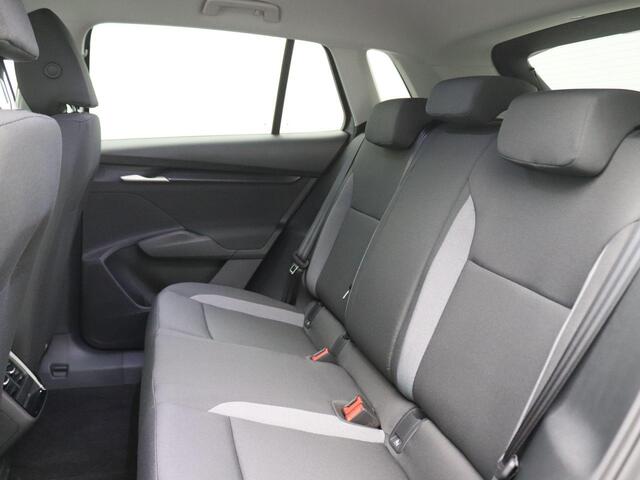 Skoda Elroq 60 Business Edition 204PK Warmtepomp, Keyless, Adaptieve Cruise Controle, Achteruitrijcamera, Side Assist, Navi, Stoel-Stuurverwarming, 19" LM Velgen