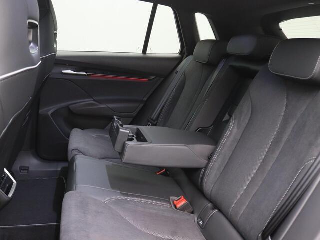 Skoda Elroq 60 Sportline Edition 204PK Aut. Adaptieve Cruise Controle, Alarm, Keyless, Matrix-LED, Virtual Pedal, Warmtepomp, Keyless, 20" LMV velgen