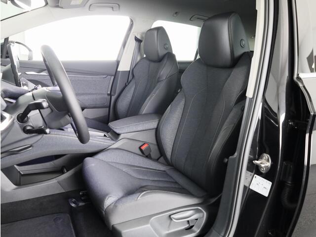 Skoda Elroq 85 Business Edition Tour 286 pk | Trekhaak | Adaptive Cruise | Blind Spot | Stoelverwarming | Donkere ramen