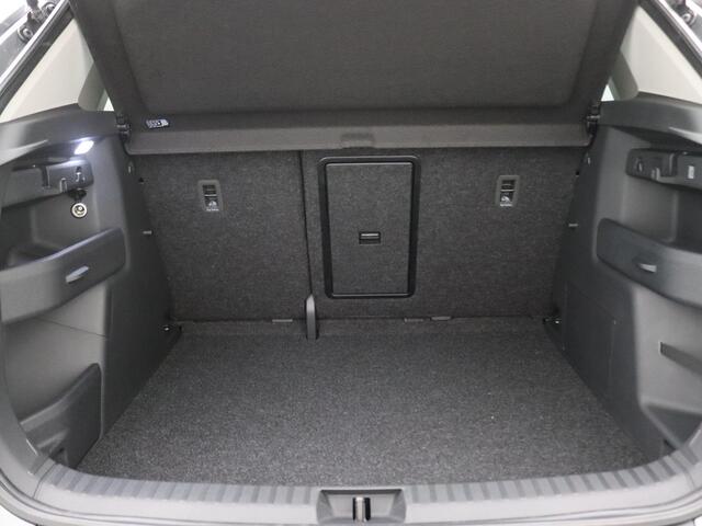 Skoda Elroq 60 Business Edition 204PK Aut Warmtepomp, Keyless, Alarm, Stoel-Stuurverwarming, Achteruitrijcamera, Adaptieve Cruise Controle, Side Assist, 19" LM Velgen