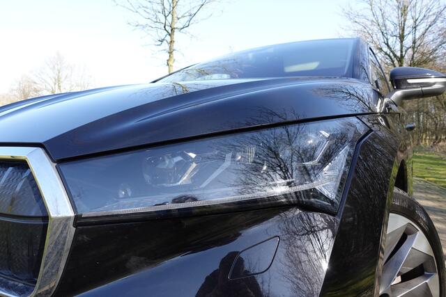 Skoda Enyaq iV 80 First Edition High | Leer | Panorama dak | Cruise control | Elektrisch verstelbare stoelen met geheugen | Stoelverwarming |