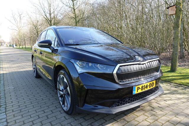 Skoda Enyaq iV 80 First Edition High | Leer | Panorama dak | Cruise control | Elektrisch verstelbare stoelen met geheugen | Stoelverwarming |