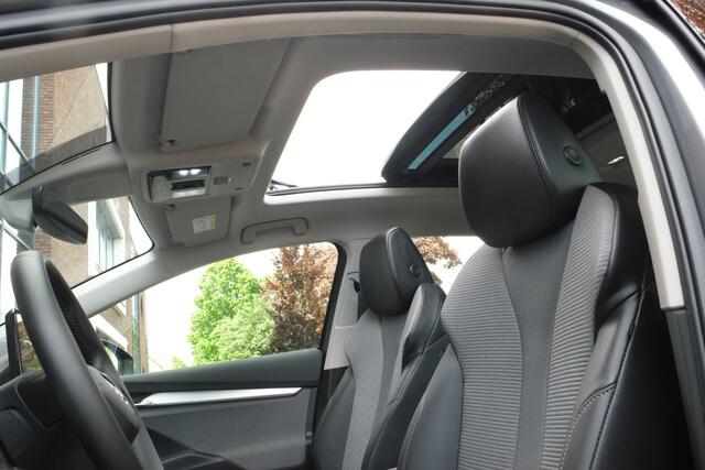 Skoda Enyaq iV 85 Business Edition Panoramadak, Trekhaak, Achteruitrijcamera