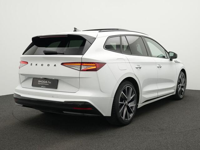 Skoda Enyaq iV 80 204 pk Sportline | Panoramadak | Trekhaak | Snelladen tot 125kW | Geheugenstoel | Matrix LED | Leder/alcantara | Achteruitrijcamera | Stuur-/stoelverwarming