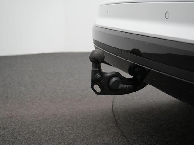 Skoda Enyaq iV 80 204 pk Sportline | Panoramadak | Trekhaak | Snelladen tot 125kW | Geheugenstoel | Matrix LED | Leder/alcantara | Achteruitrijcamera | Stuur-/stoelverwarming