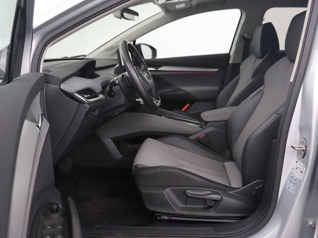 Skoda Enyaq iV 60 | Panoramadak | Stoel & achterbankverwarming | Carplay | Sportstuur | Keyless | Full LED | Navigatie | Cruise control | 21'' lichtmetalen velgen