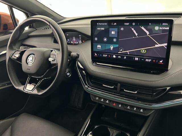 Skoda Enyaq iV 80 204pk Founders Edition Black 204pk Warmtepomp Leder Trekhaak 360Camera Massage Panoramadak Navigatie