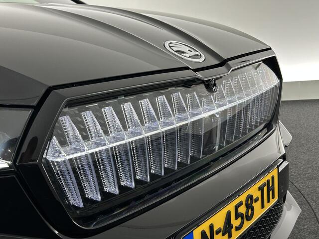 Skoda Enyaq iV 80 204pk Founders Edition Black 204pk Warmtepomp Leder Trekhaak 360Camera Massage Panoramadak Navigatie