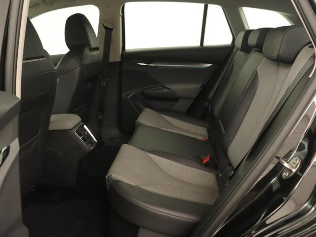 Skoda Enyaq iV 60 | Stoelverwarming | Trekhaak | Matrix LED | Carplay | Stuurverwarming | Navigatie | Half leder | Cruise control | Parkeerhulp