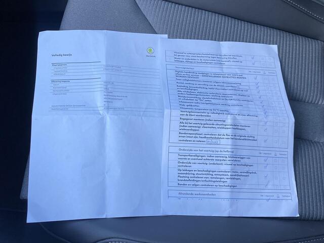 Skoda Enyaq iV 60 Private Edition VAN: 30.900,- VOOR 28.877,- UW HERFSTVOORDEEL: 2.023,- EURO | RIJKLAARPRIJS INCL. 12MND BOVAG | TOPSTAAT! | DEALER ONDERHOUDEN | 1e EIGENAAR