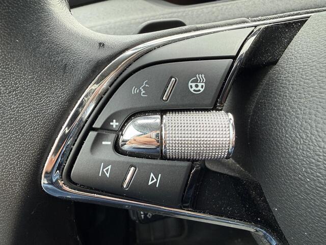 Skoda Enyaq iV 80 Limited Edition Plus 205 Pk | Trekhaak | Camera | Carplay | Parkeersensoren | Adaptive Cruise | Elektrische Stoel | Elektrische Achterklep | LED | Stoel Verwarming | 19 Inch