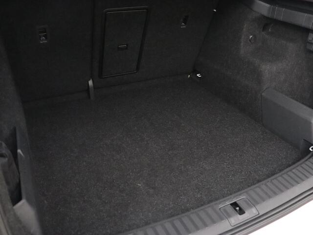 Skoda Enyaq iV 80 | Matrix LED | Carplay | Camera | Navigatie | Sfeerverlichting | Half leder | Stuurverwarming | Cruise control | Parkeerhulp