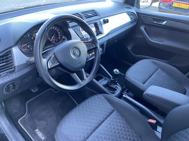 Skoda FABIA Combi 1.2 TSI Drive Trekhaak , Navigatie ,