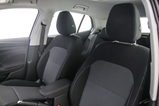 Skoda FABIA Ambition 1.0 TSI 110pk DSG Automaat Cruise control, Parkeersensoren, Stoelverwarming, Airco, DAB, Radio, LED koplampen, App connect, Bluetooth