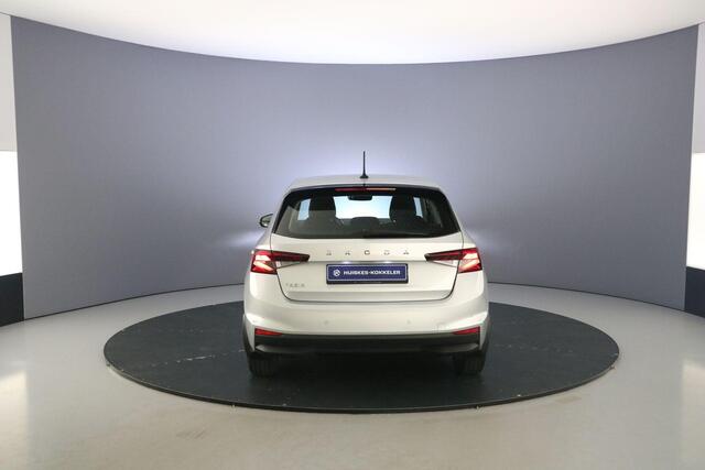 Skoda FABIA Ambition 1.0 TSI 110pk DSG Automaat Cruise control, Parkeersensoren, Stoelverwarming, Airco, DAB, Radio, LED koplampen, App connect, Bluetooth