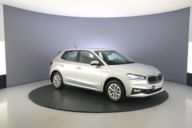 Skoda FABIA Ambition 1.0 TSI 110pk DSG Automaat Cruise control, Parkeersensoren, App connect, Stoelverwarming, Airco, DAB, Radio, Bluetooth, LED koplampen