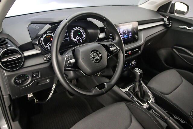 Skoda FABIA Ambition 1.0 TSI 110pk DSG Automaat Cruise control, Parkeersensoren, Stoelverwarming, Airco, DAB, Radio, Bluetooth, LED koplampen, App connect