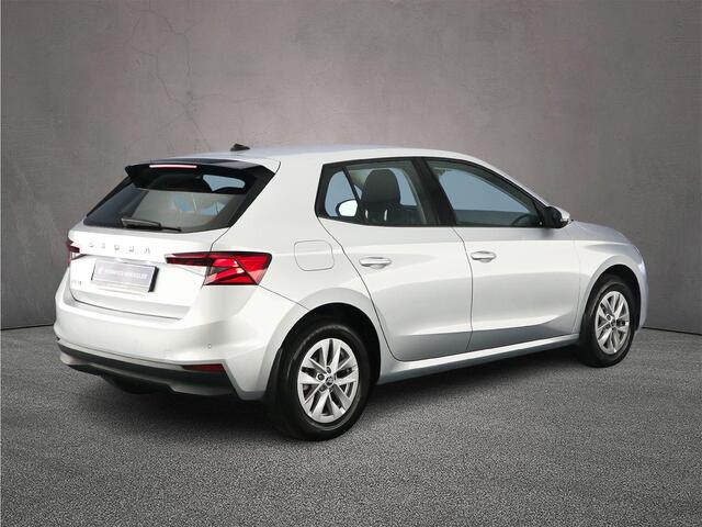 Skoda FABIA Ambition 1.0 TSI 110pk DSG Automaat Cruise control, Parkeersensoren, Airco, Stoelverwarming, DAB, Radio, LED koplampen, App connect, Bluetooth