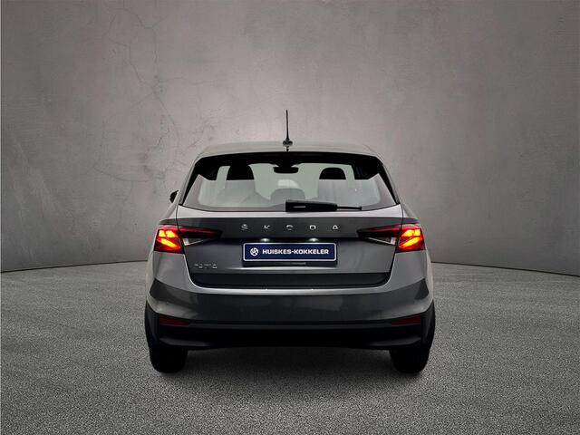 Skoda FABIA Ambition 1.0 TSI 110pk DSG Automaat Cruise control, Parkeersensoren, Stoelverwarming, Airco, DAB, Radio, Bluetooth, App connect, LED koplampen