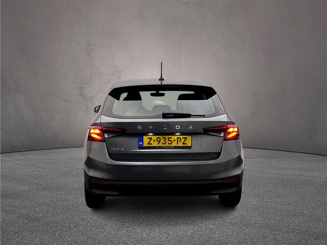 Skoda FABIA Essence 1.0 TSI 95pk Snelheidsbegrenzer, Parkeersensor achter, Airco, Bluetooth, DAB, Radio, LED koplampen