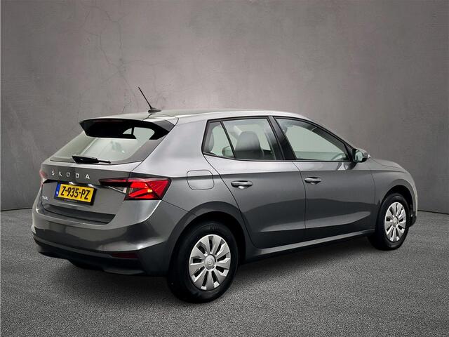 Skoda FABIA Essence 1.0 TSI 95pk Snelheidsbegrenzer, Parkeersensor achter, Airco, Bluetooth, DAB, Radio, LED koplampen