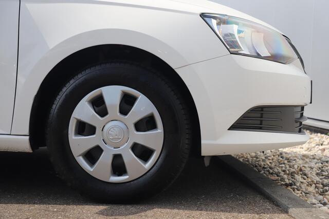 Skoda FABIA Combi 1.0 TSI Drive 95PK Radio Airco Stoelverwarming Parkeersensor