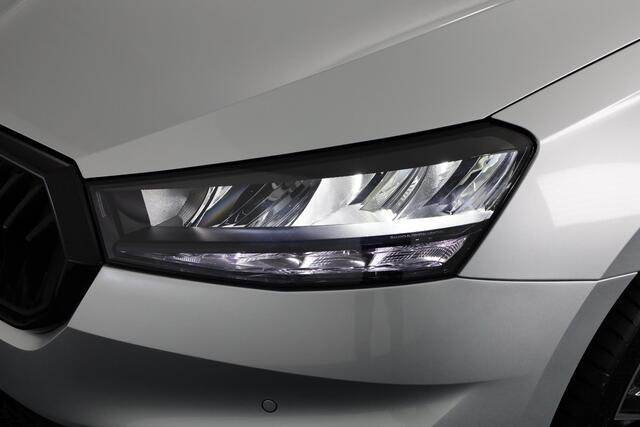 Skoda FABIA Monte Carlo 1.0 TSI 115 pk 7 versn. DSG | Travel assist plus | 18 inch lichtmetalen velgen | Verwarmbare voorstoelen | Zwart dak