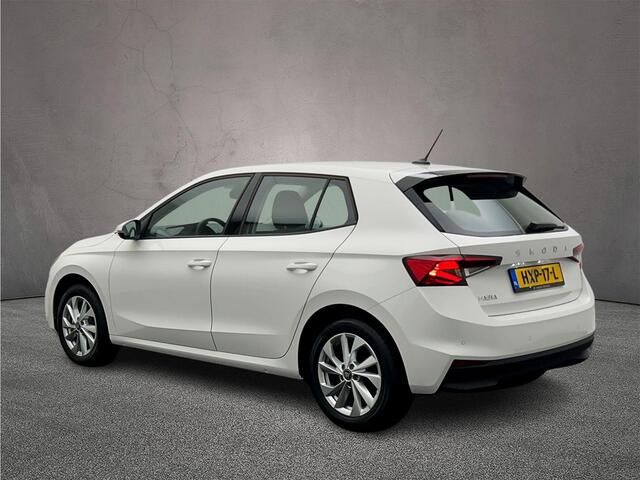 Skoda FABIA Essence 1.0 TSI 95pk App connect, Airco, Parkeersensor achter, DAB, Radio, Bluetooth, 16 inch lichtmetalen velgen, LED koplampen