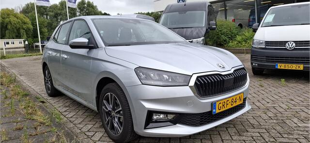 Skoda FABIA 1.0 TSI Essence Cruise control / PDC / LED