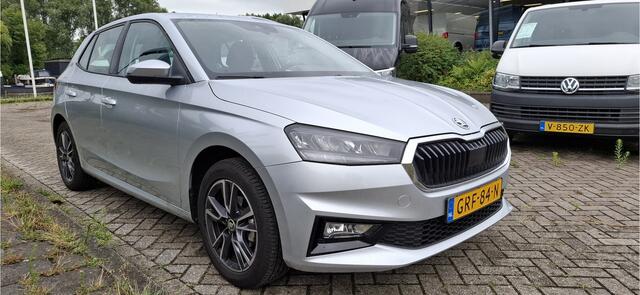 Skoda FABIA 1.0 TSI Essence Cruise control / PDC / LED