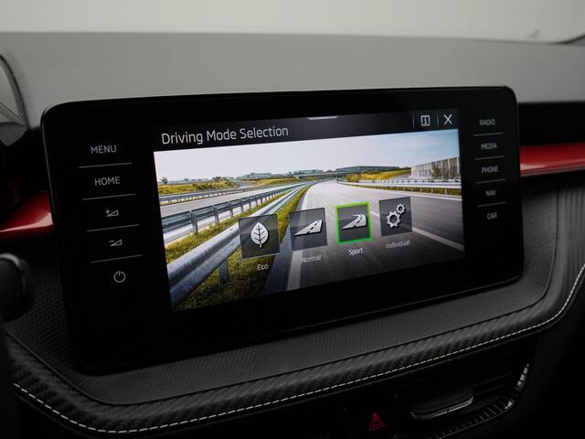 Skoda FABIA 1.0 TSI 95 pk Monte Carlo | Navigatie | Parkeersensoren achter | Virtual Cockpit | Keyless