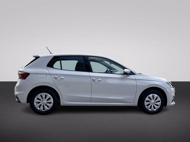 Skoda FABIA 1.0 TSI Essence | Carplay | Airco | Parkeersensoren achter |