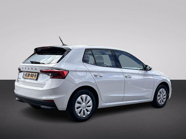 Skoda FABIA 1.0 TSI Essence | Carplay | Airco | Parkeersensoren achter |