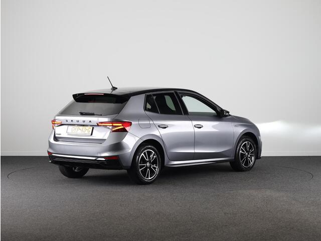 Skoda FABIA 1.0 TSI Monte Carlo 95 pk | Verlengde garantie | Navigatie via App | Parkeersensoren | Achteruitrijcamera | LED koplampen | Stoelverwarming |