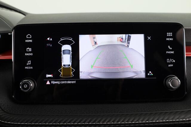 Skoda FABIA Monte Carlo 1.0 TSI 95 pk 5 versn. Hand | Stoelverwarming | Camera | Carplay |